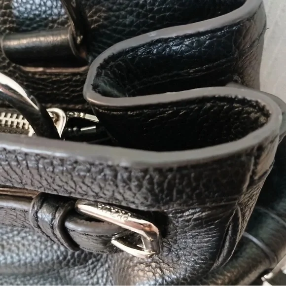 Prada Black Shoulder Bag with Silver Hardware Vitello Daino side pockets - Picture 3 of 8